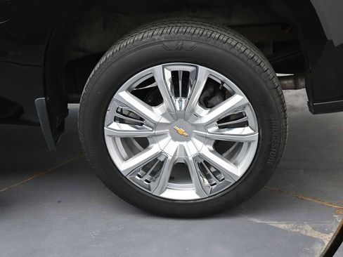 Used 2024 Chevrolet Silverado 1500 High Country w/ High Country Premium Package image 5