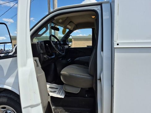 Used 2021 Chevrolet Express 3500 w/ Power Convenience Package RWD image 6