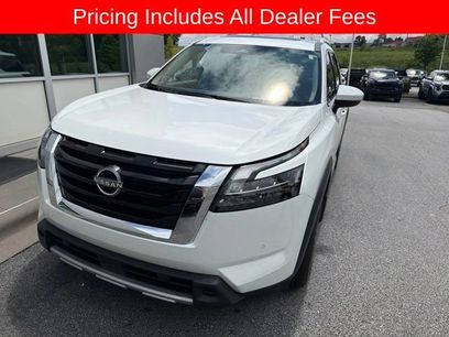 Used 2025 Nissan Pathfinder Platinum