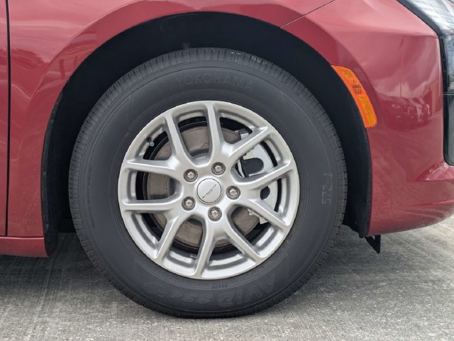 New 2027 Chrysler Pacifica Select FWD image 11