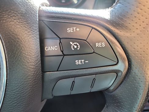 Used 2016 Dodge Challenger SXT Plus RWD image 29