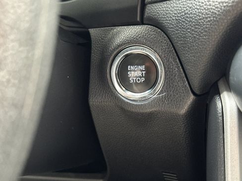 Used 2025 Toyota RAV4 XLE FWD image 20