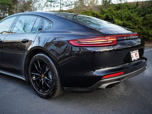 Used 2018 Porsche Panamera 4 image 7