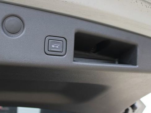 Used 2023 Chevrolet Equinox RS w/ RS Leather Package image 34