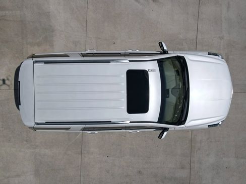 Used 2019 Cadillac Escalade Platinum image 10