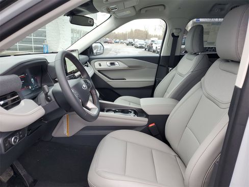 New 2026 Ford Explorer Active w/ Active Comfort Package image 7