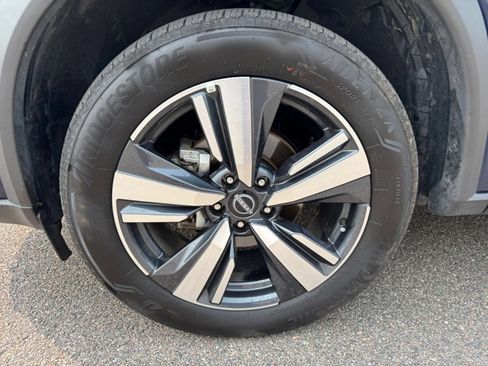 Used 2026 Nissan Rogue SL AWD/4WD image 28