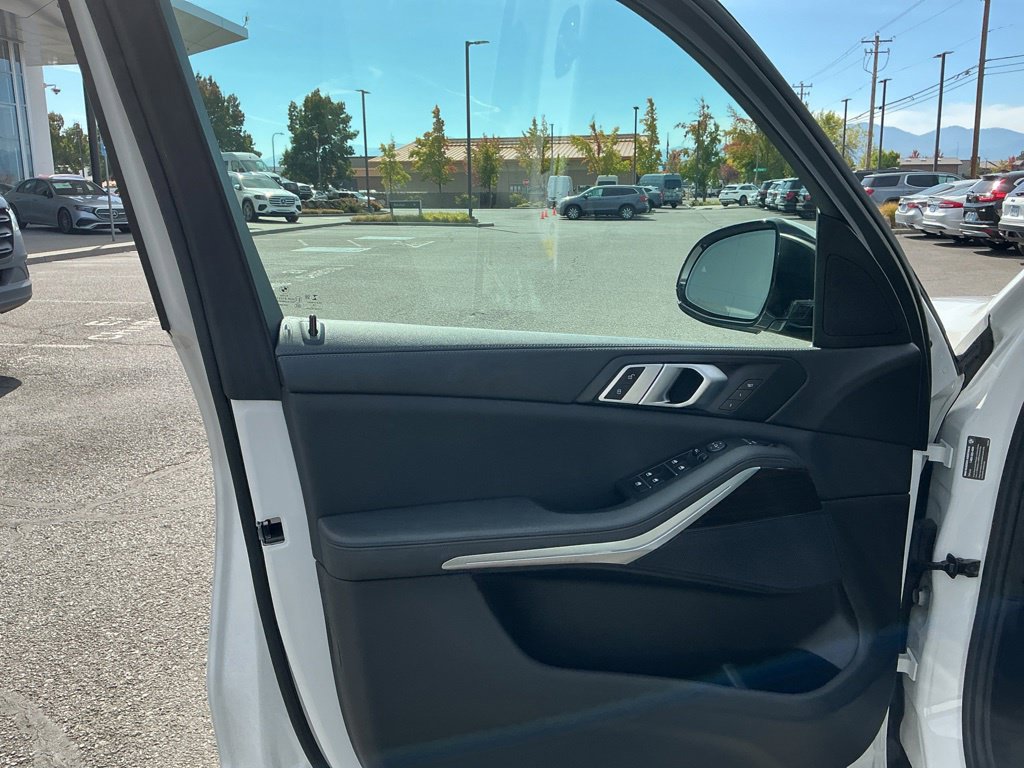 Used 2019 BMW X5 xDrive40i w/ Convenience Package AWD/4WD image 17