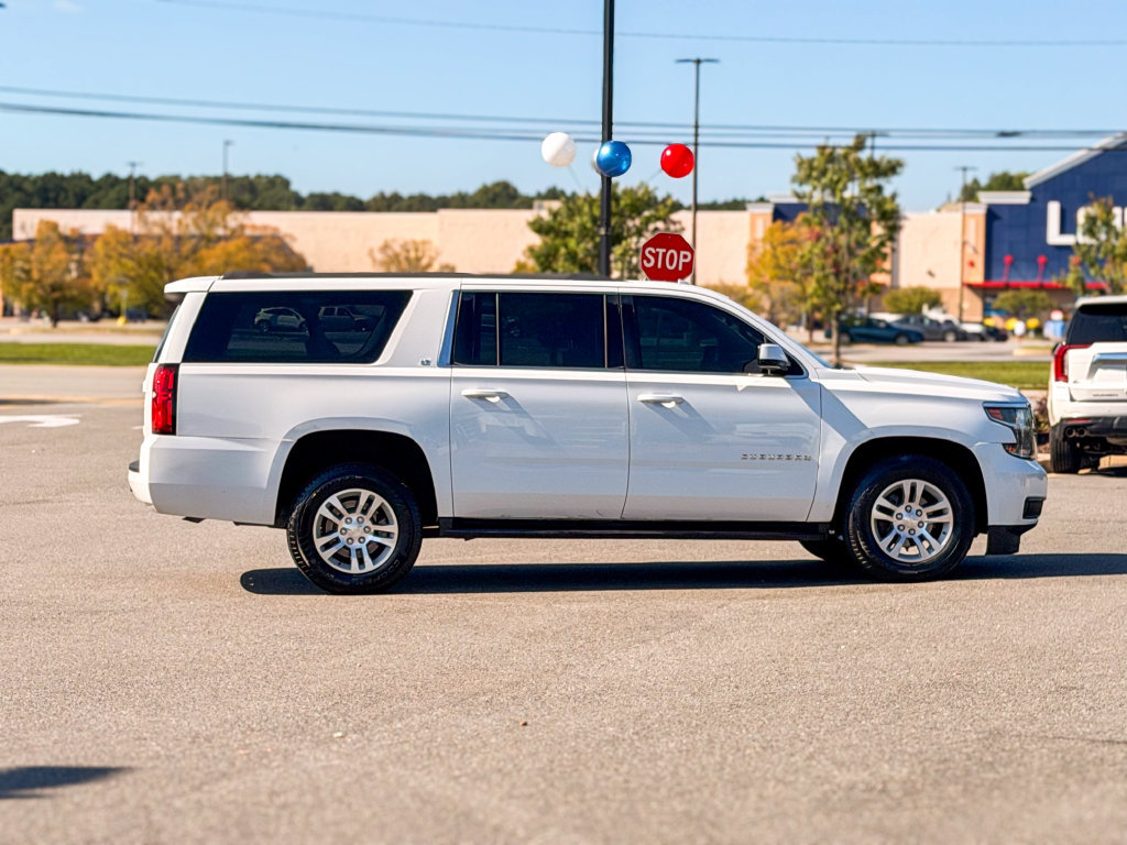 Used 2016 Chevrolet Suburban LT RWD image 8