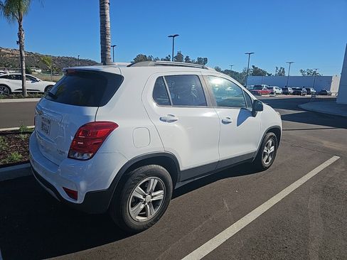 Used 2022 Chevrolet Trax LT w/ Driver Confidence Package image 5