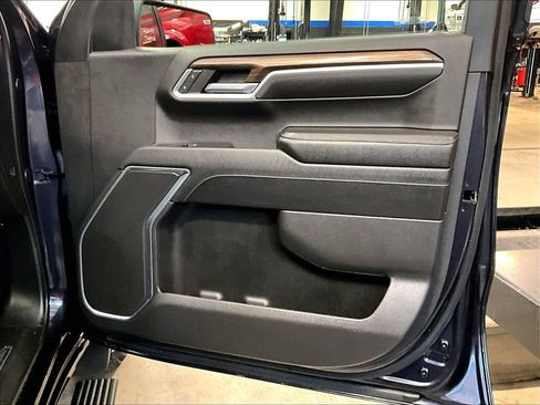 Used 2022 Chevrolet Silverado 1500 LT AWD/4WD image 12