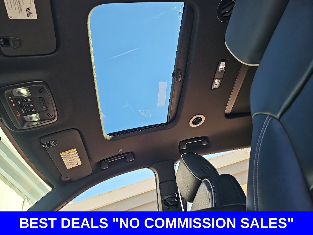 Used 2023 Chevrolet Traverse Premier w/ Redline Edition AWD/4WD image 32