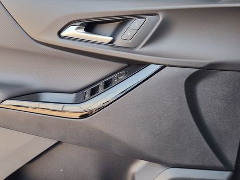 New 2026 Chevrolet Equinox LT w/ Safety and Technology Package FWD image 17