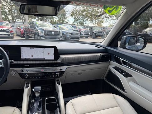 Used 2024 Kia Telluride EX image 35