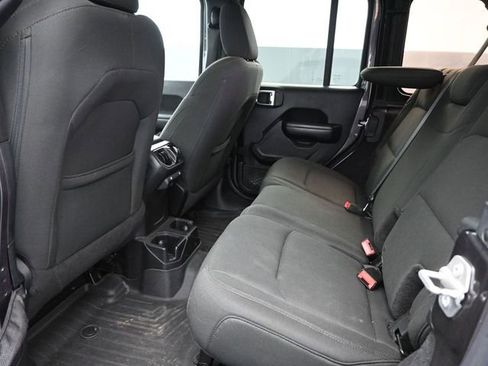 Used 2018 Jeep Wrangler Unlimited Sport S image 15