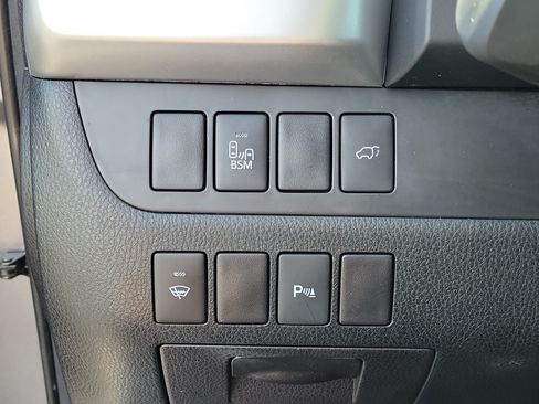 Used 2016 Toyota Highlander Limited AWD/4WD image 33