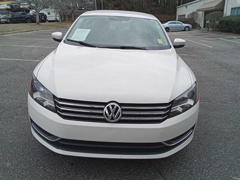 Used 2014 Volkswagen Passat 1.8T SE FWD image 4