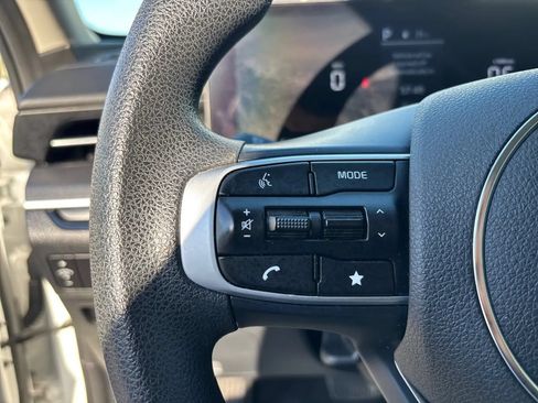 Used 2025 Kia K5 LXS FWD image 17