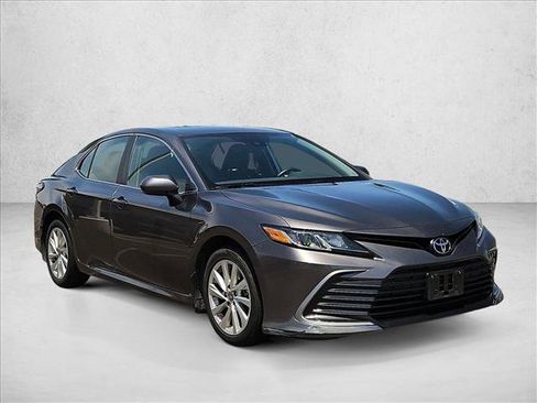 Used 2024 Toyota Camry LE FWD image 3