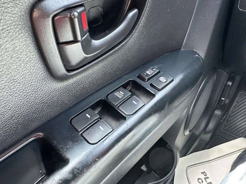 Used 2012 Kia Soul FWD image 32