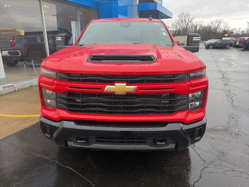 Used 2024 Chevrolet Silverado 2500 Custom w/ Custom Value Package AWD/4WD image 4