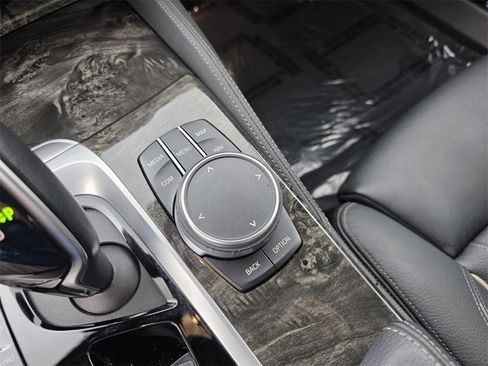 Used 2019 BMW 540i xDrive w/ M Sport Package image 25