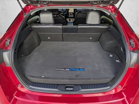 Used 2018 Toyota Prius Prime Premium image 6