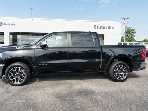 Used 2025 RAM 1500 Laramie AWD/4WD image 2
