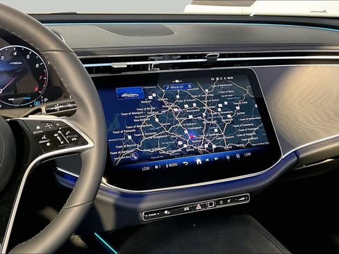 New 2026 Mercedes-Benz E 350 4MATIC Sedan image 8