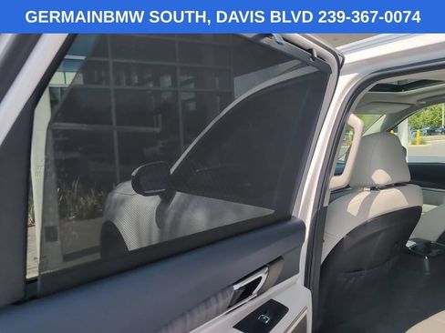Used 2025 Kia Telluride EX w/ EX Captain's Chair Package AWD/4WD image 28