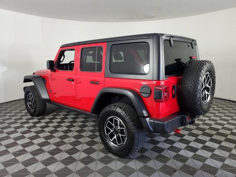 Used 2025 Jeep Wrangler Unlimited Rubicon w/ Convenience Group AWD/4WD image 6
