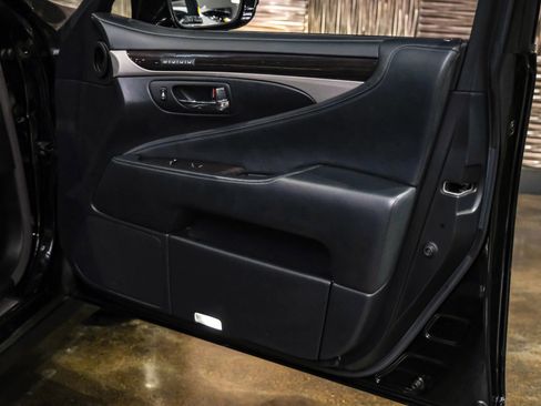Used 2015 Lexus LS 460 L RWD image 44