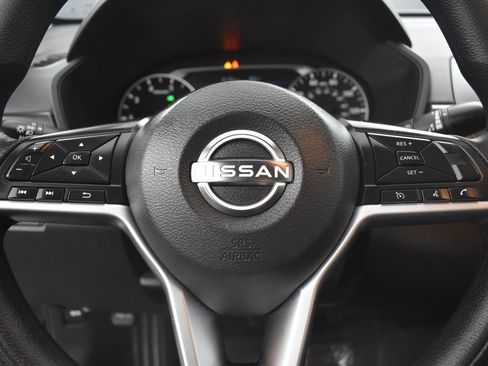 Used 2024 Nissan Altima 2.5 SV image 29