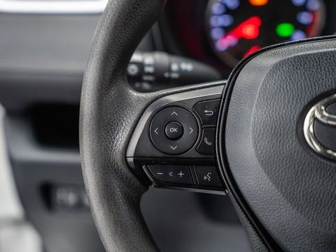 Used 2020 Toyota RAV4 XLE image 28