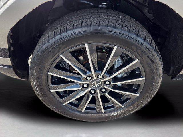 Used 2024 Lexus GX 550 w/ Accessory Package (2T) AWD/4WD image 9