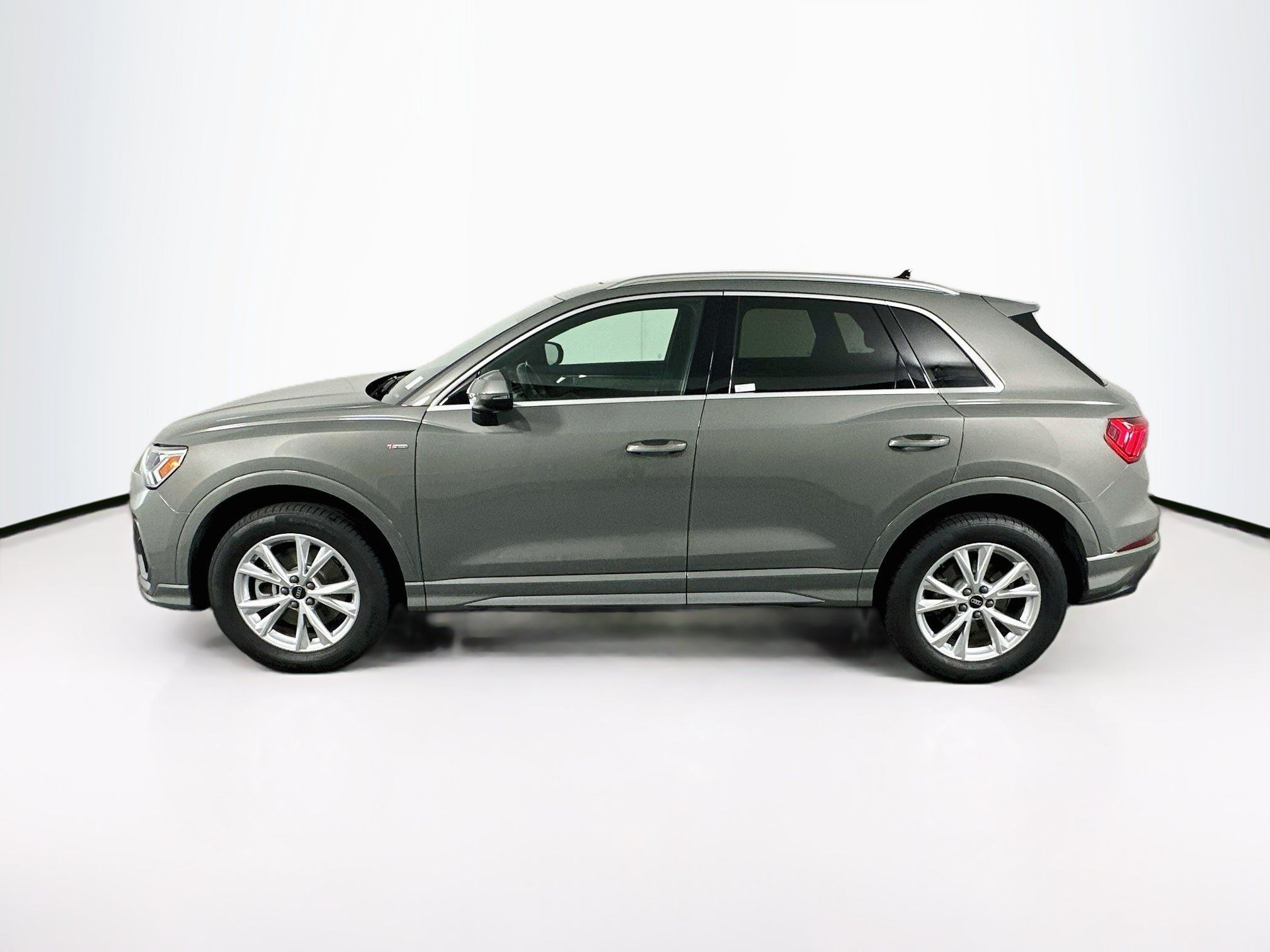 Used 2025 Audi Q3 2.0T Premium AWD/4WD image 4