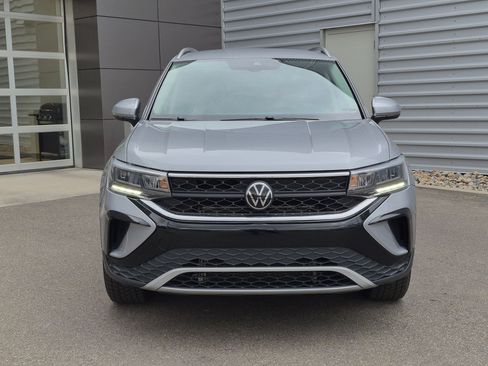 Used 2023 Volkswagen Taos SE AWD/4WD image 9