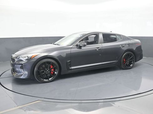 Used 2023 Kia Stinger GT2 image 2