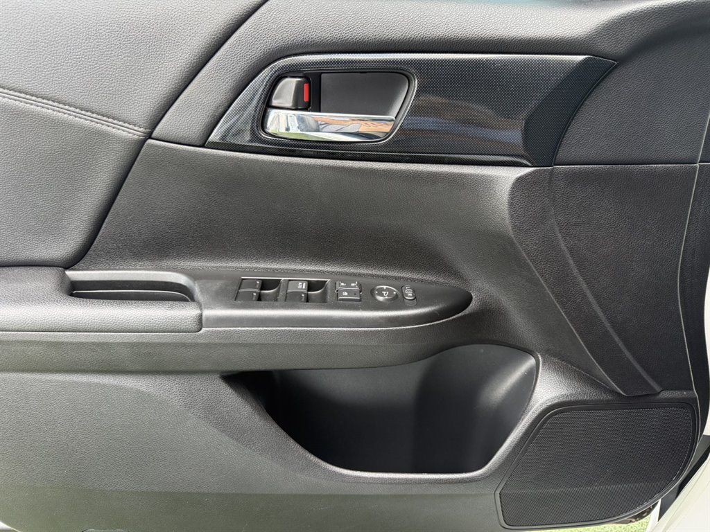 Used 2013 Honda Accord Sport image 25