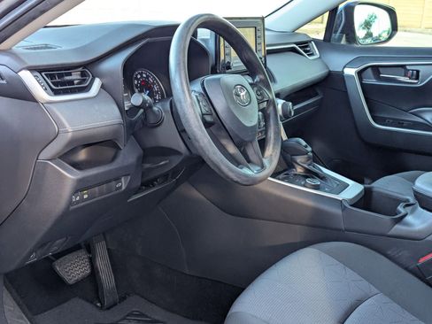 Used 2022 Toyota RAV4 XLE w/ Convenience Package image 13