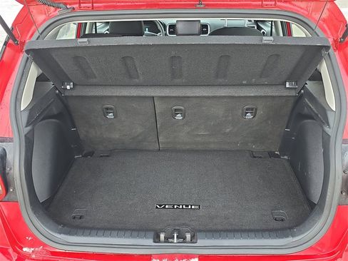 Used 2023 Hyundai Venue SE image 27