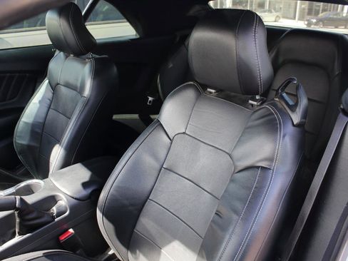 Used 2017 Ford Mustang Premium image 8