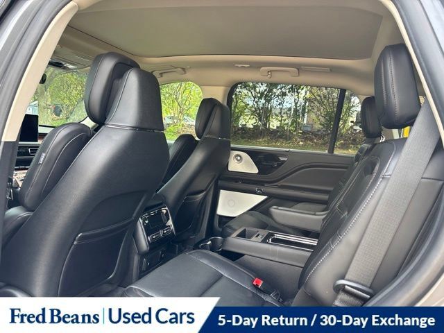 Used 2024 Lincoln Aviator Reserve w/ Equipment Group 201A AWD/4WD image 16