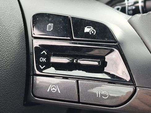 Used 2025 Hyundai Elantra Sport FWD image 22