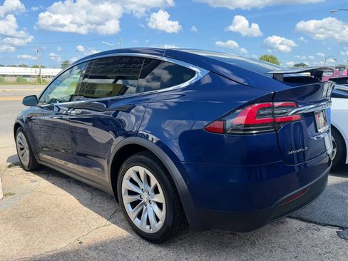 Used 2016 Tesla Model X 75D AWD/4WD image 5