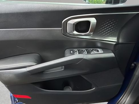 Used 2023 Kia Sorento S w/ Panoramic Sunroof Package FWD image 17