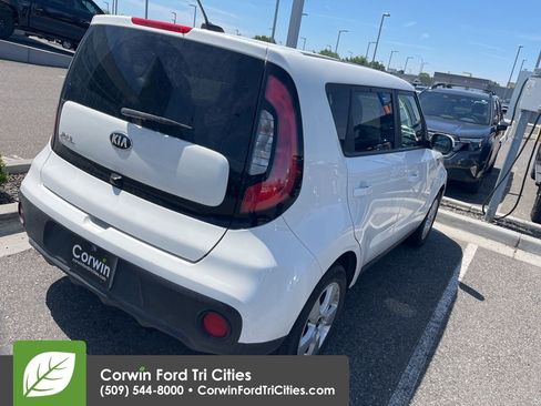 Used 2019 Kia Soul FWD image 11