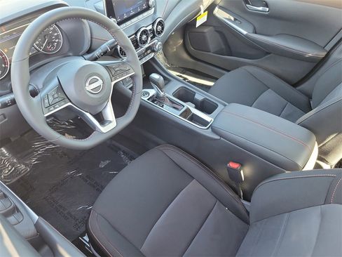 New 2025 Nissan Sentra SR image 3