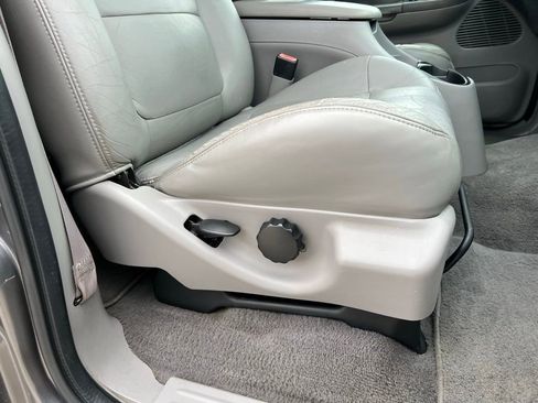 Used 2002 Ford F150 XLT image 24