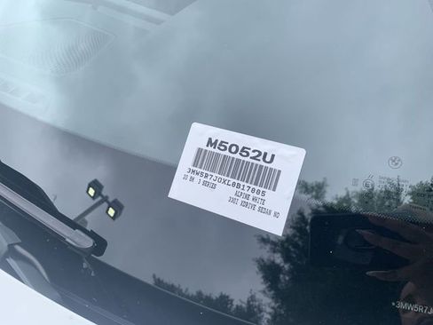 Used 2020 BMW 330i xDrive Sedan w/ M Sport Package AWD/4WD image 38